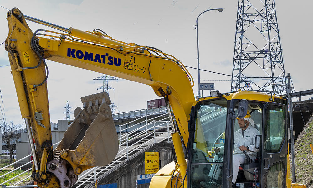 バックホウによる掘削作業